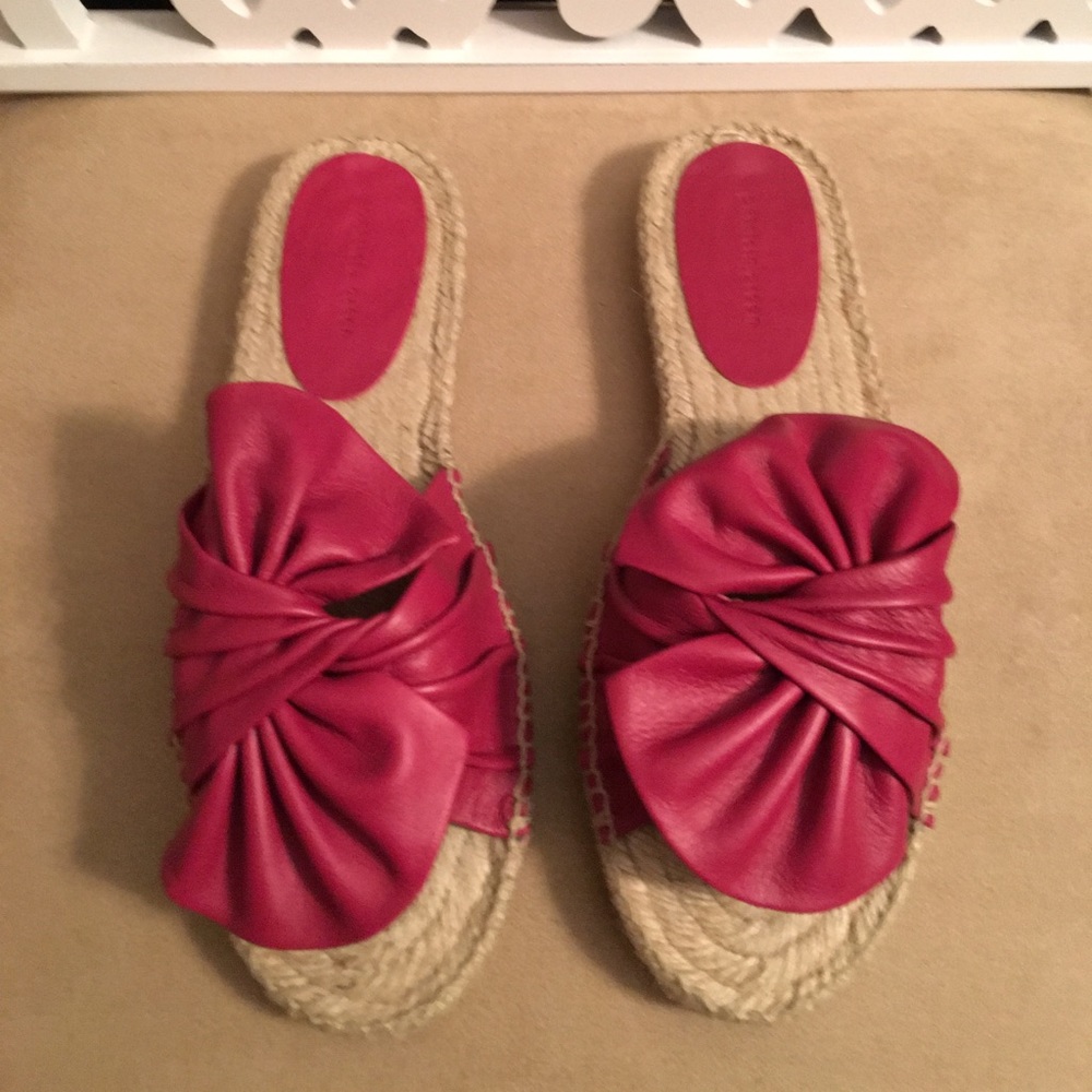 PATRICIA GREEN NIB MAGENTA COLOR LEATHER SLIP ON SANDALS